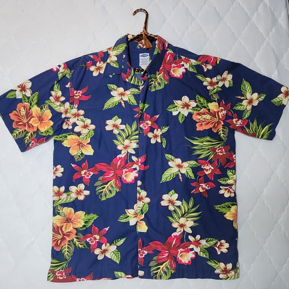 Old Navy Hawaiian button up shirts